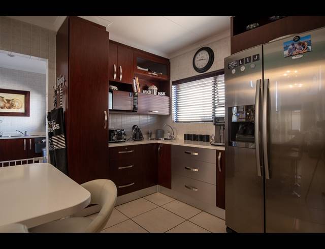 3 BEDROOM TOWNHOUSE SOLD IN NEW MARKET PARK